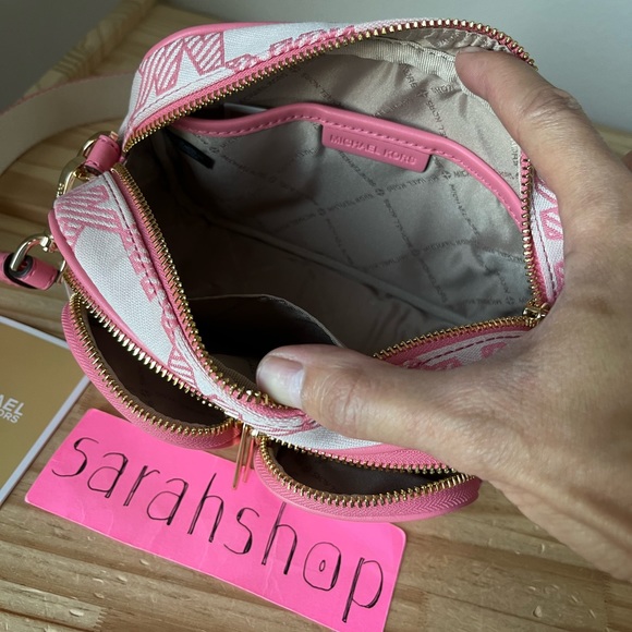 🌼Michael Kors Purse - Picture 10 of 16